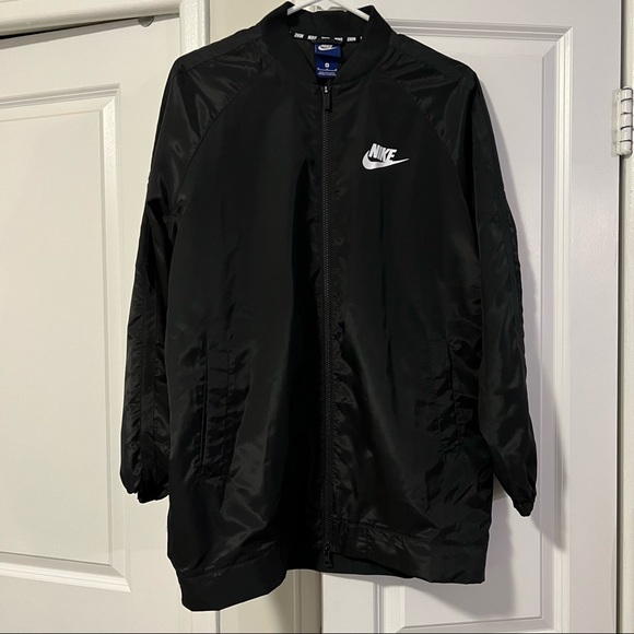 Nike Windbreaker - Picture 1 of 4